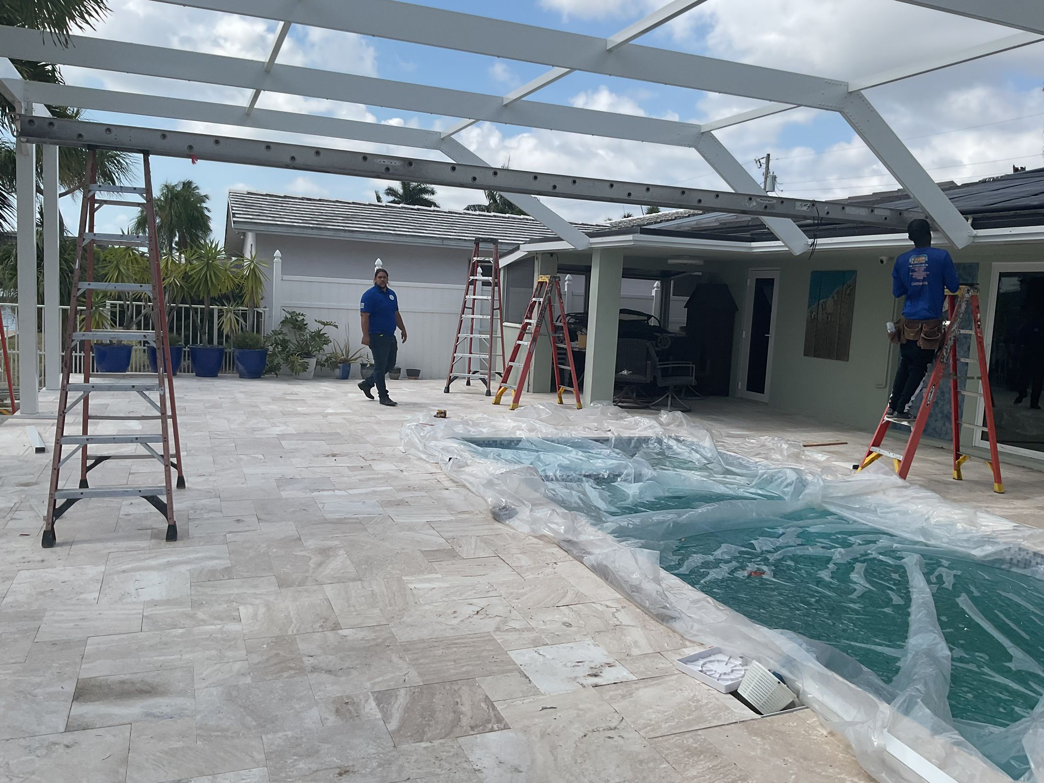 Metal Frame - Start your project! - PooLuxe Builders